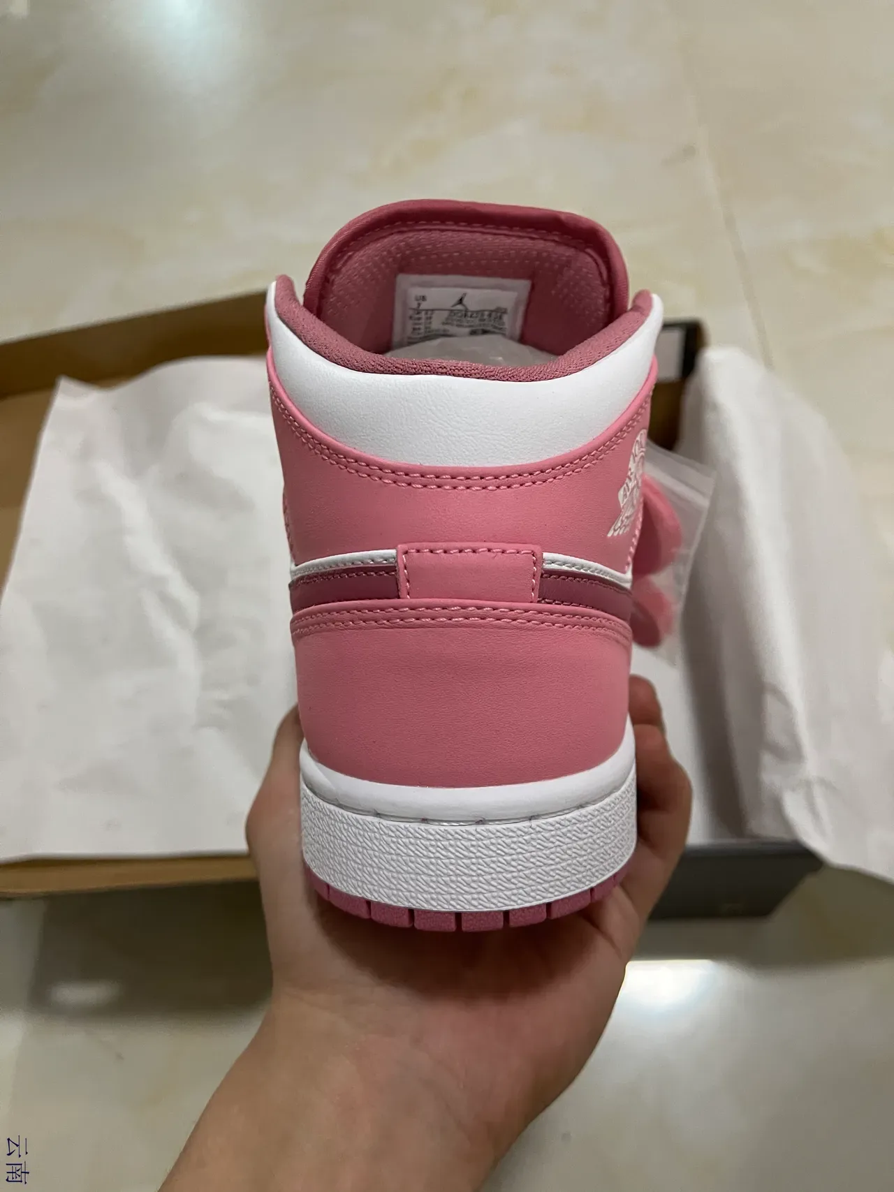 Air Jordan 1 Mid Pink and White Basketball Shoes 6