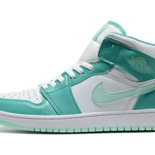 Air Jordan 1 薄荷绿白色篮球鞋