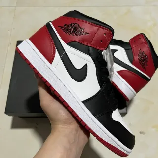 Air Jordan 1 लाल कालो हाई-टॉप लेदर पैनल्ड बास्केटबॉल जुटो