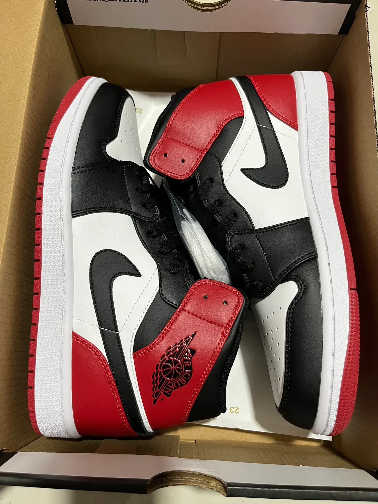 Air Jordan 1 Red Black High-Top Leather-Paneled Basketball Shoes 9