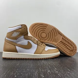 Zapatillas de baloncesto de cuero Air Jordan 1 en color tostado y blanco