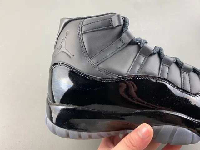 Tênis de basquete Air Jordan 11 em couro envernizado preto 3