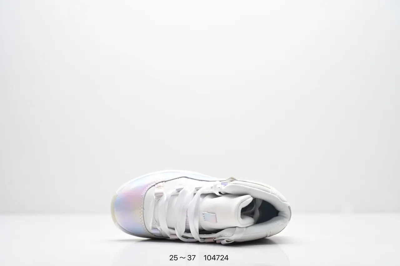Tênis de basquete Air Jordan 11 com estampa de galáxia branco e roxo 17