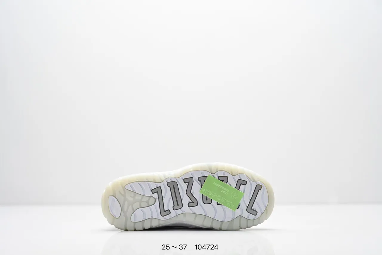 Tênis de basquete Air Jordan 11 com estampa de galáxia branco e roxo 18