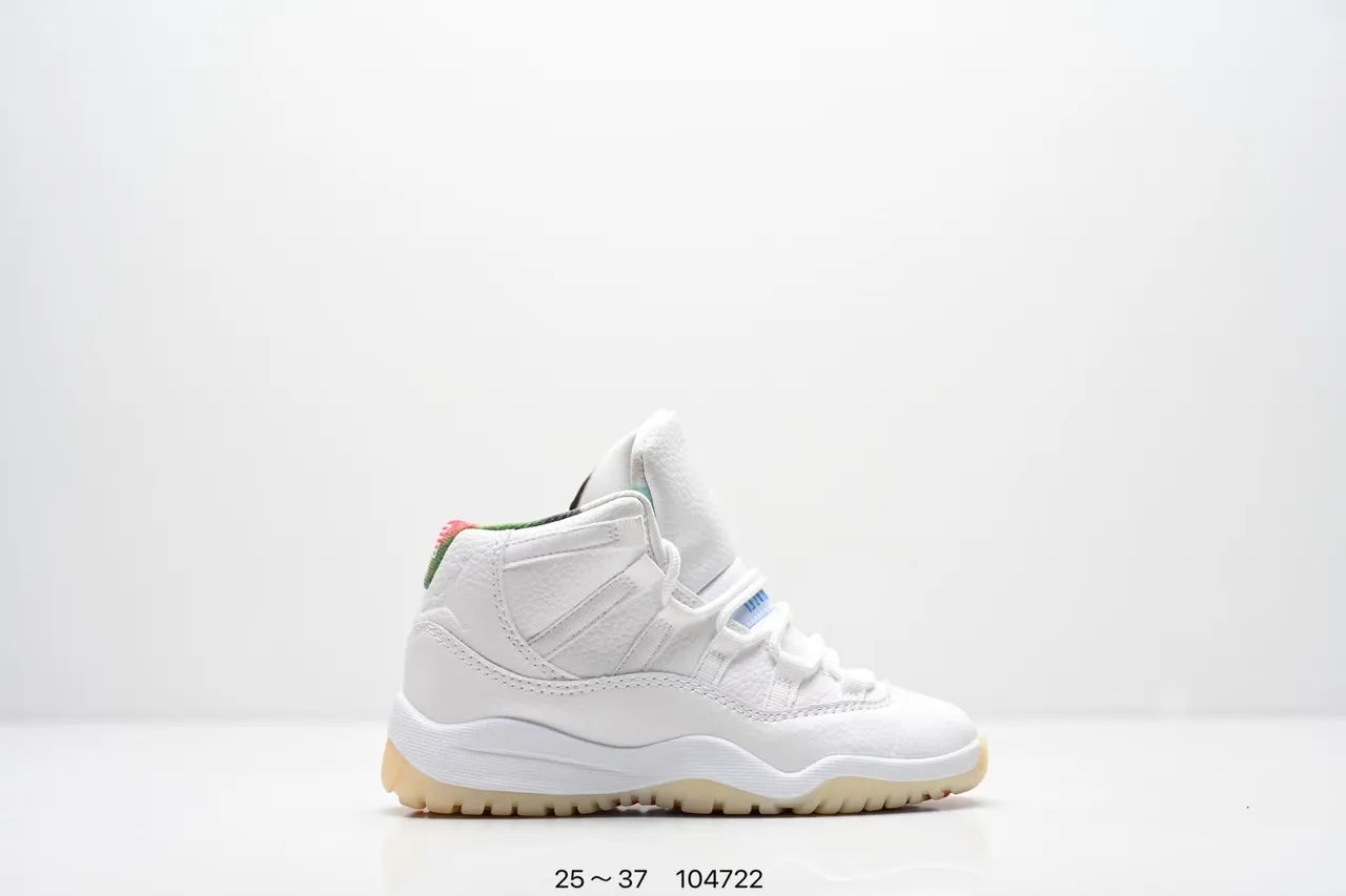 Tênis de basquete Air Jordan 11 com estampa de galáxia branco e roxo 22