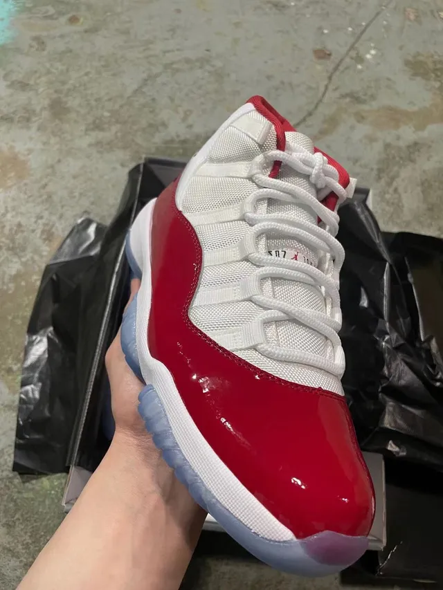 Air Jordan 11 جيم ريد جلد لامع حذاء كرة السلة 2