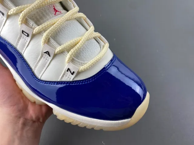 Air Jordan 11 সাদা রয়্যাল ব্লু পেটেন্ট লেদার বাস্কেটবল জুতো 2