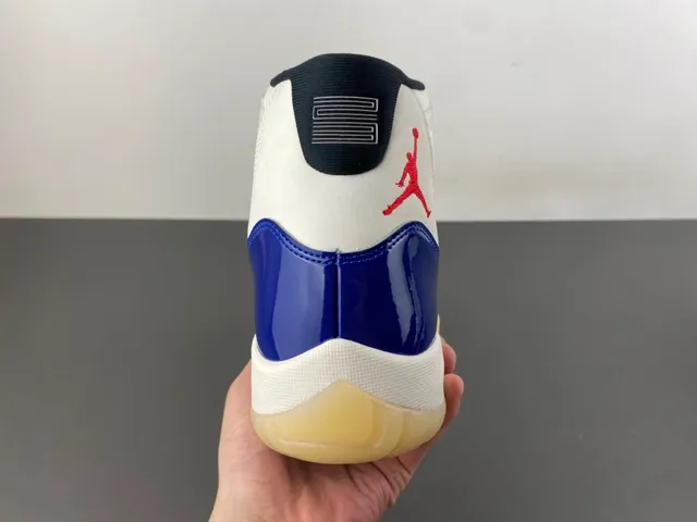 Air Jordan 11 সাদা রয়্যাল ব্লু পেটেন্ট লেদার বাস্কেটবল জুতো 4