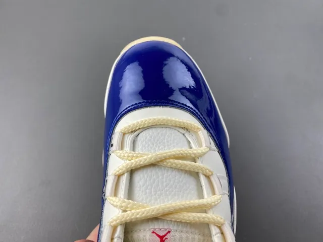 Air Jordan 11 সাদা রয়্যাল ব্লু পেটেন্ট লেদার বাস্কেটবল জুতো 5