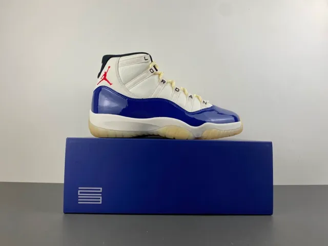 Air Jordan 11 সাদা রয়্যাল ব্লু পেটেন্ট লেদার বাস্কেটবল জুতো 15