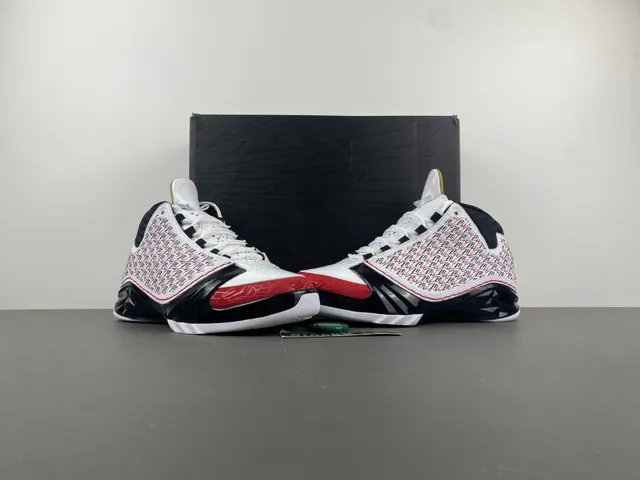 Zapatillas de baloncesto Air Jordan 12 blanco, negro y rojo con puntera craquelada 13