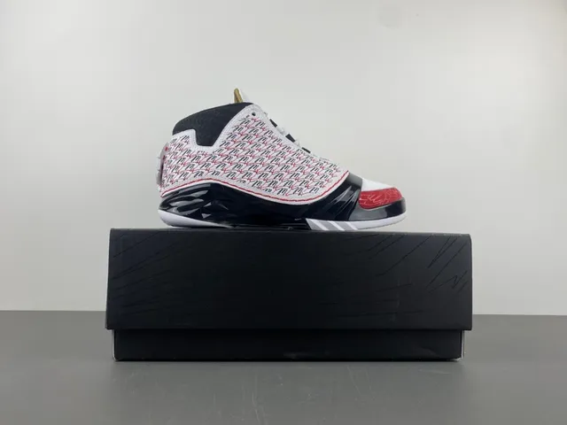 Zapatillas de baloncesto Air Jordan 12 blanco, negro y rojo con puntera craquelada 15