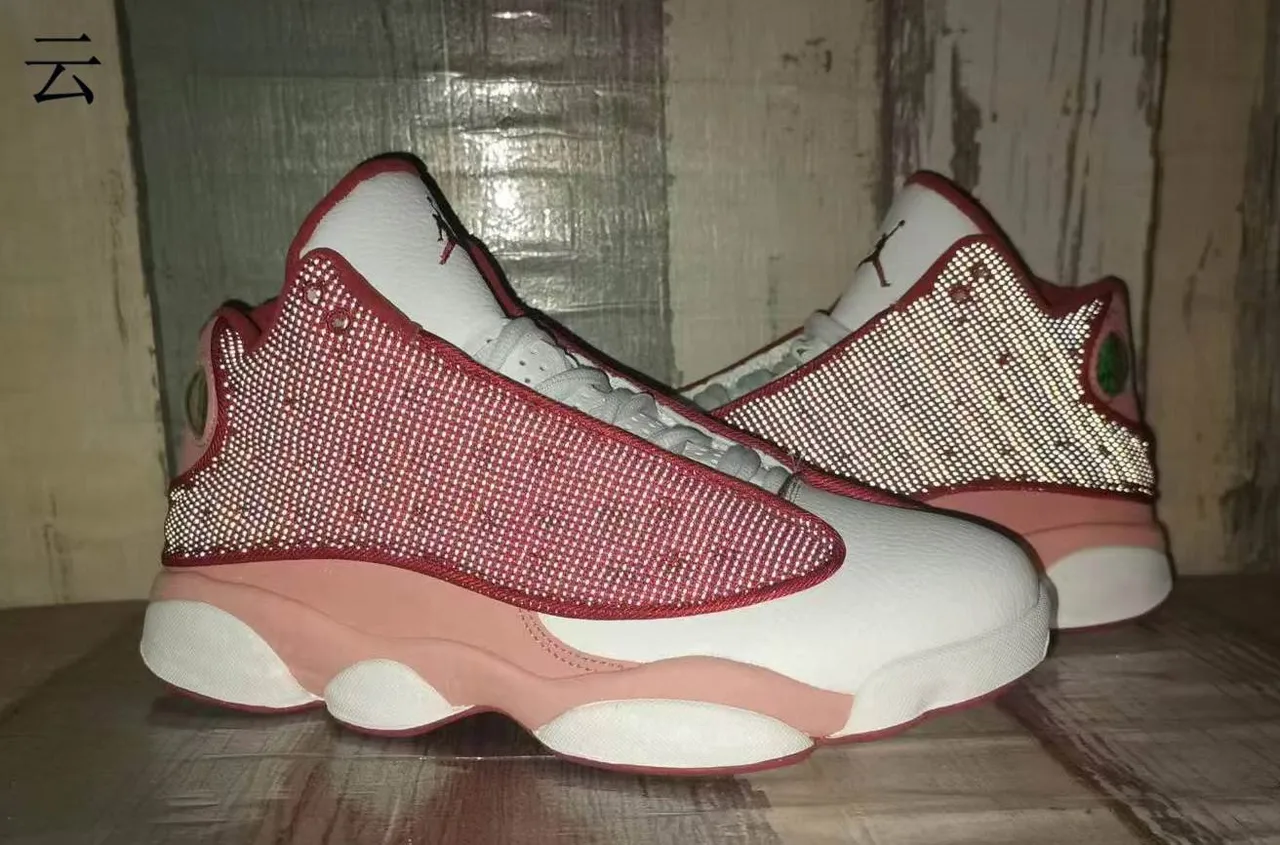Zapatillas de baloncesto Air Jordan 13 rojas y blancas 4