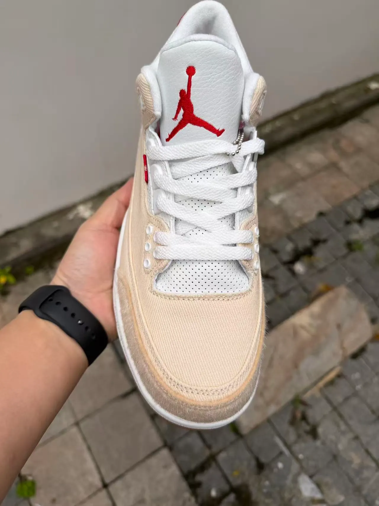 Air Jordan 3 Bege e Vermelho tênis lifestyle 2