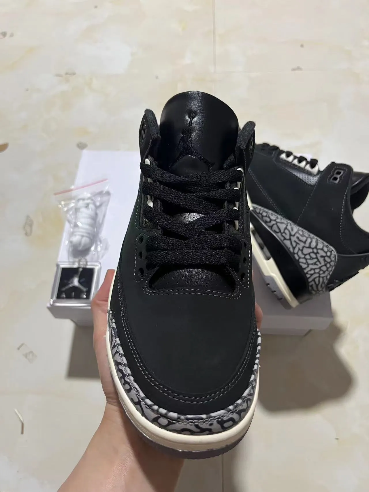 Tênis de basquete Air Jordan 3 com estampa de elefante preta 3