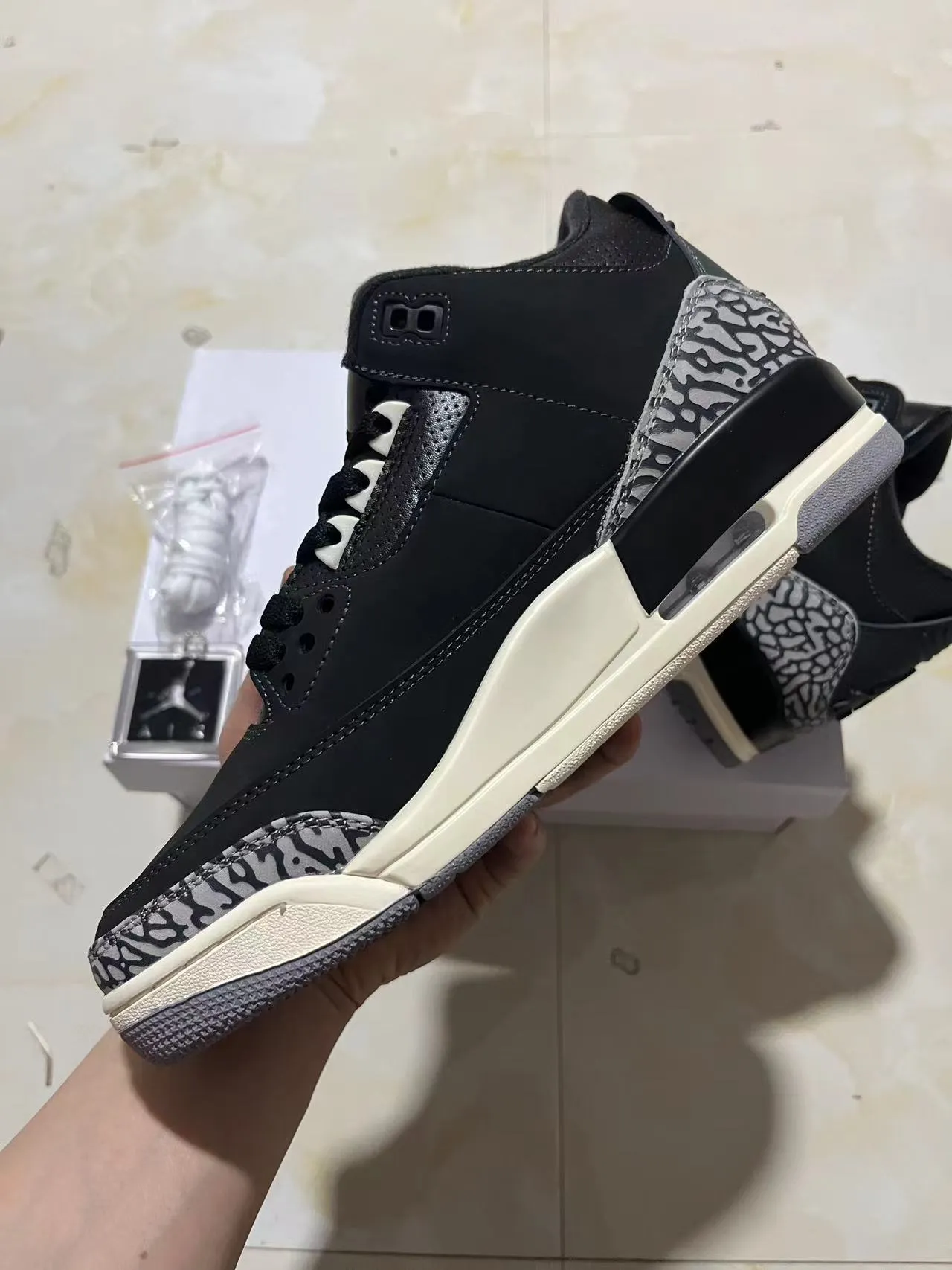Tênis de basquete Air Jordan 3 com estampa de elefante preta 5
