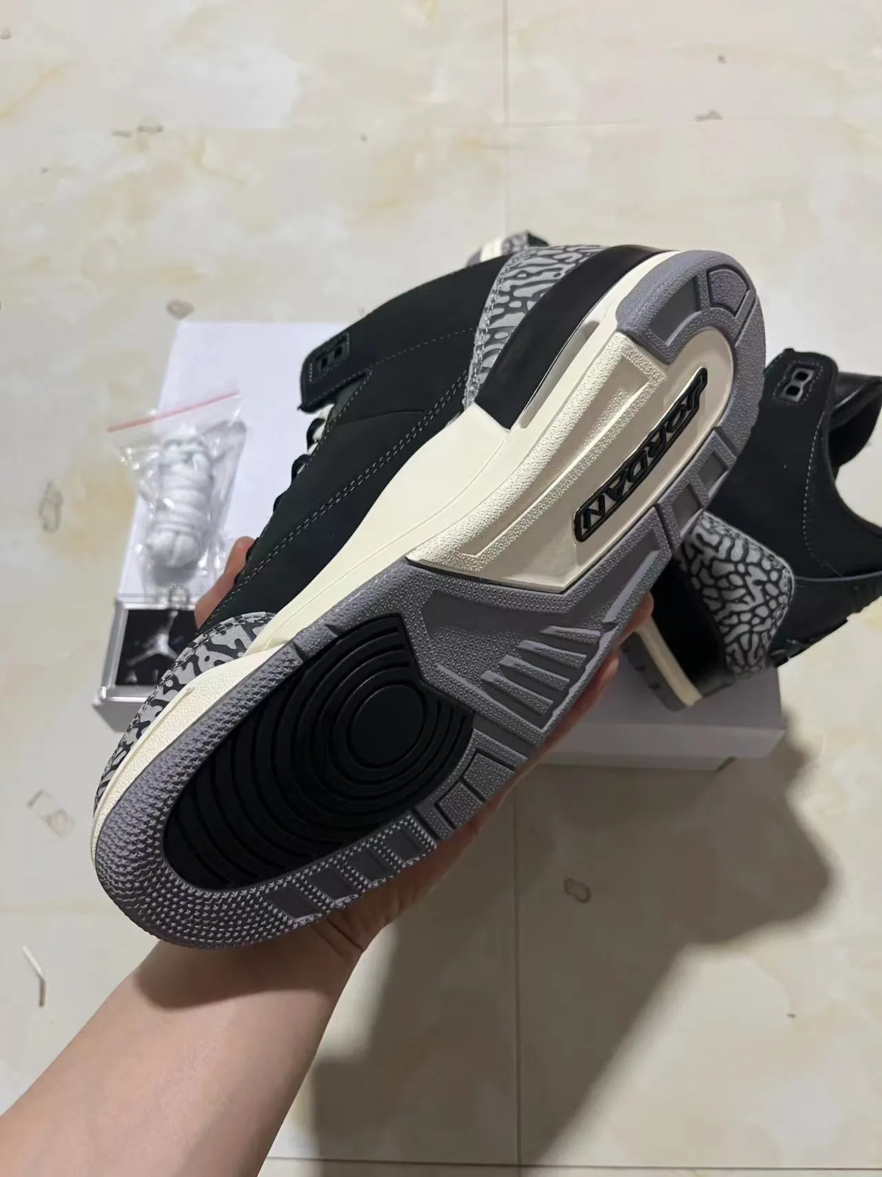 Tênis de basquete Air Jordan 3 com estampa de elefante preta 6