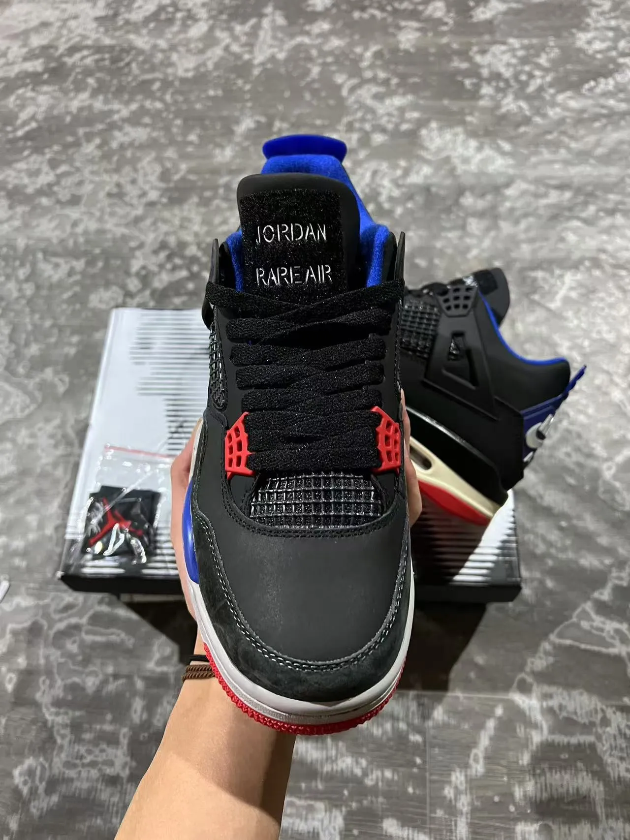 Tênis de basquete Air Jordan 4 preto azul royal vermelho 3