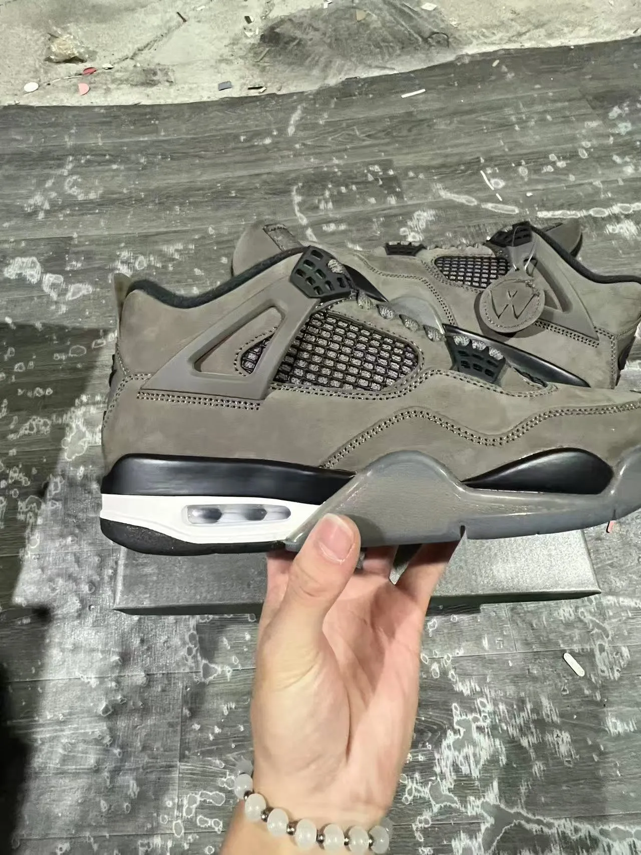 أحذية كرة السلة Air Jordan 4 من الجلد السويدي الرمادي 6