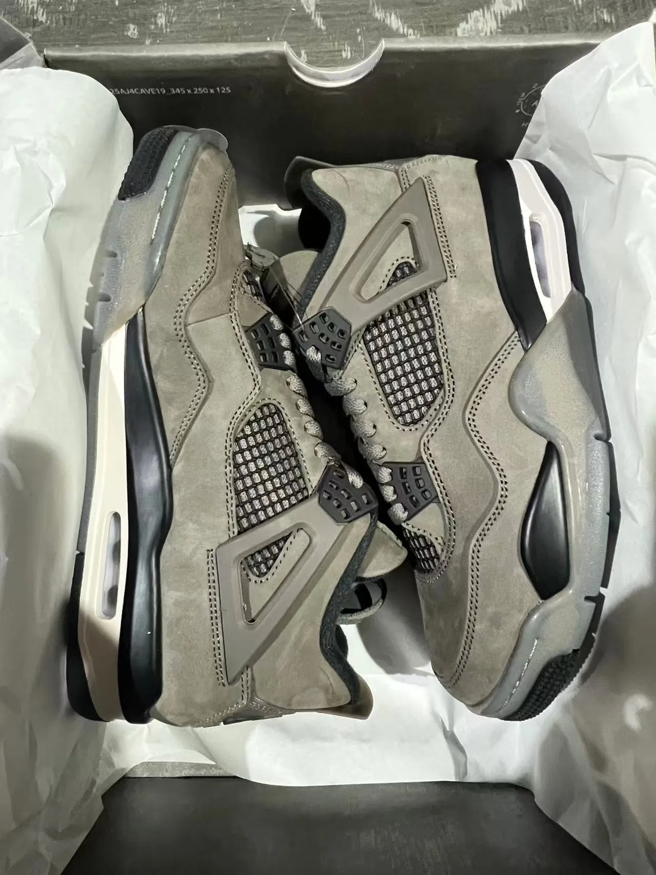 أحذية كرة السلة Air Jordan 4 من الجلد السويدي الرمادي 8