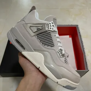 Air Jordan 4 हल्के ग्रे मेटैलिक लेस लॉक बास्केटबॉल जूते
