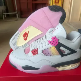 Tênis de basquete Air Jordan 4 degradê cinza claro e rosa