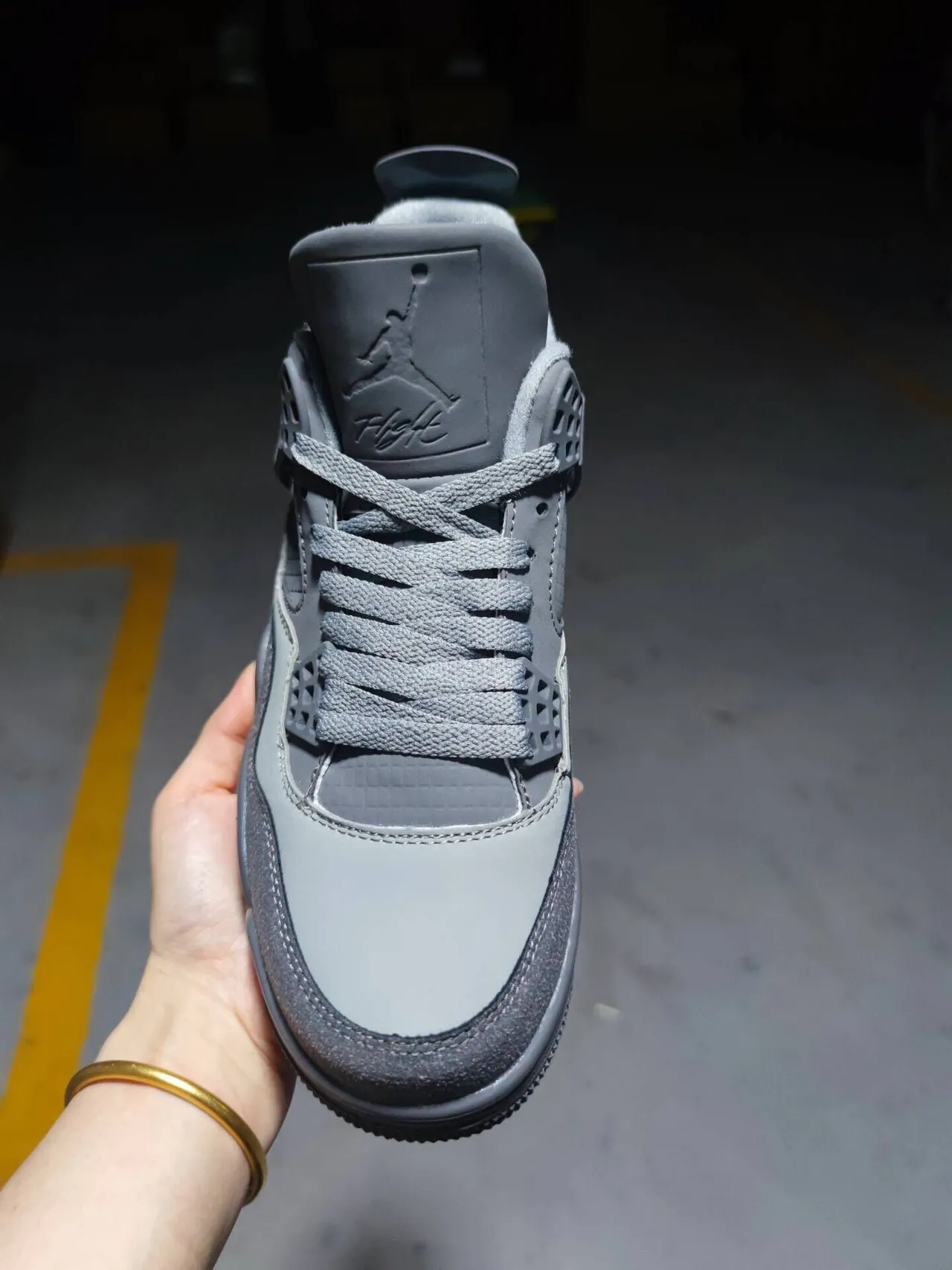 Chaussures de basketball Air Jordan 4 gris monochrome 3