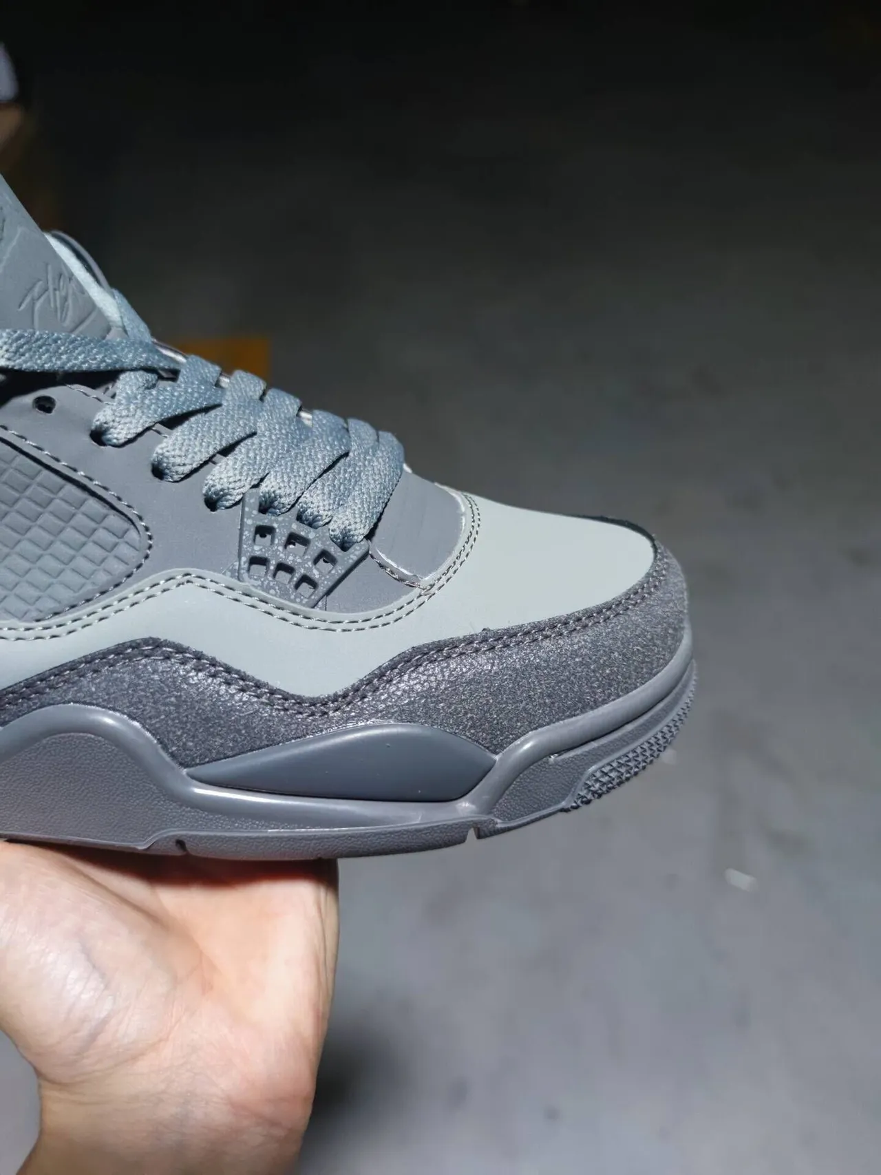 Chaussures de basketball Air Jordan 4 gris monochrome 5