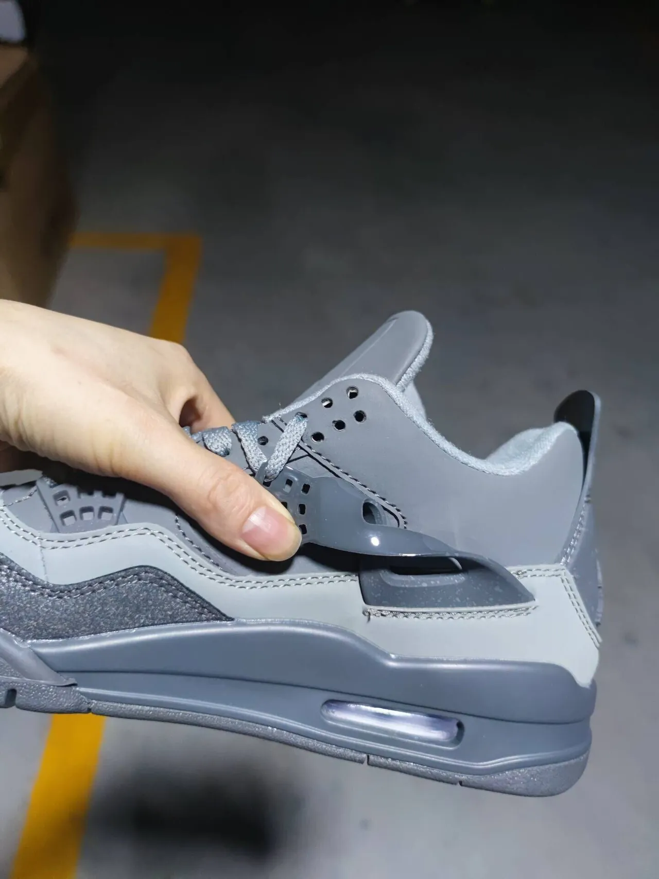 Chaussures de basketball Air Jordan 4 gris monochrome 8