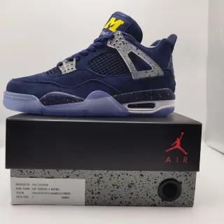 Tênis de basquete Air Jordan 4 Retro azul-marinho colegial amarelo branco