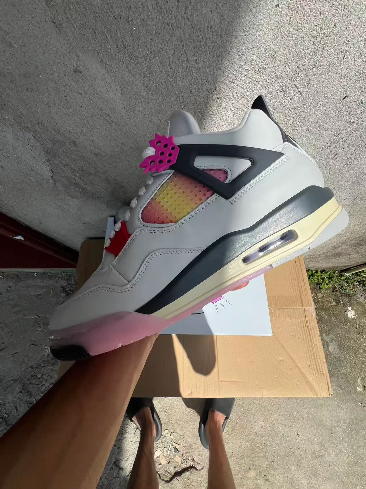 Air Jordan 4 সাদা কালো গোলাপি গ্রেডিয়েন্ট মেশ বাস্কেটবল জুতা 5