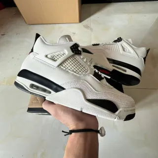 Tênis de basquete Air Jordan 4 branco preto vermelho