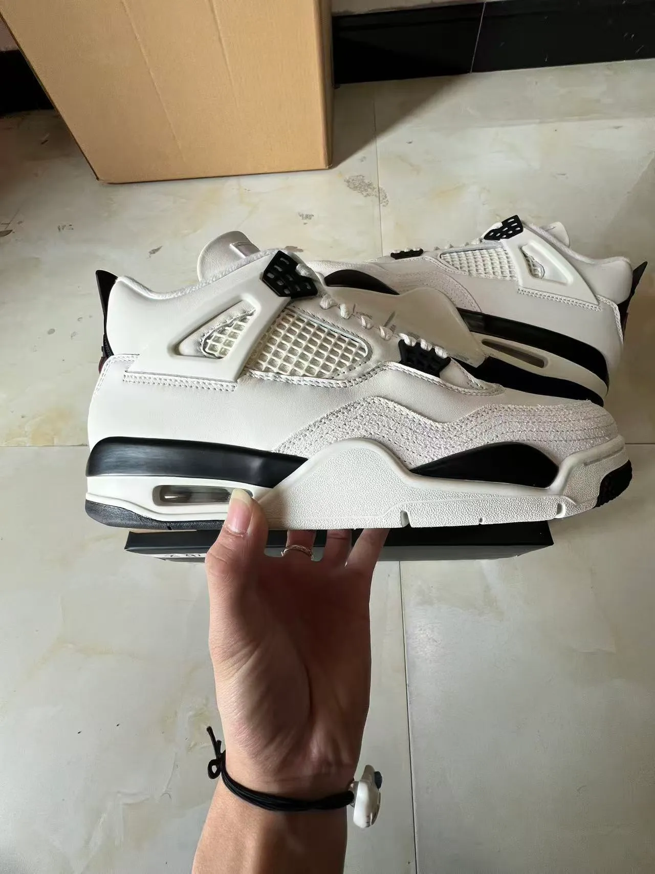 Tênis de basquete Air Jordan 4 branco preto vermelho 7