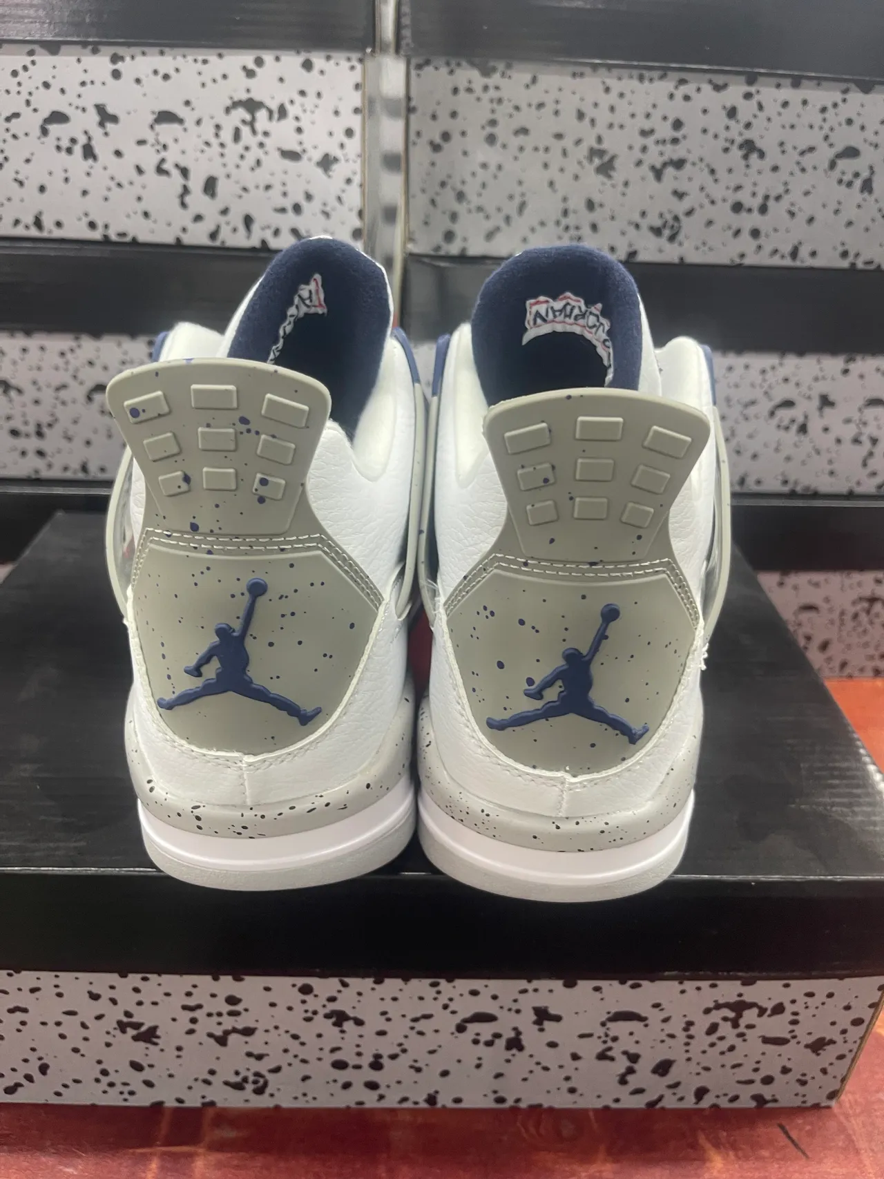 Air Jordan 4 أبيض بحري منقط أحذية كرة السلة 3