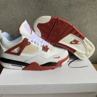 Tênis de basquete Air Jordan 4 branco e vermelho