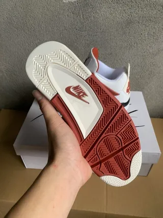 حذاء كرة السلة Air Jordan 4 أبيض وأحمر 7