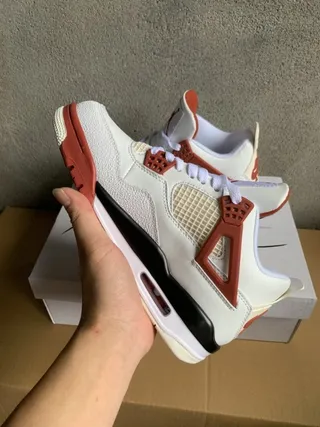 حذاء كرة السلة Air Jordan 4 أبيض وأحمر 8