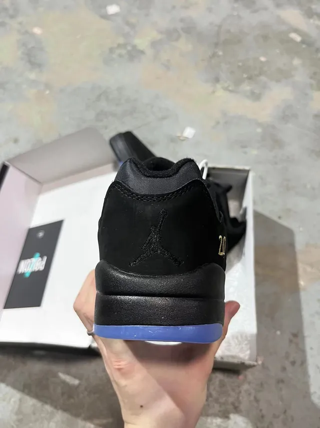 Chaussures de basketball Air Jordan 5 Noir et Or '20' 5
