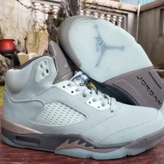 Tênis de basquete Air Jordan 5 azul gelo pálido cinza