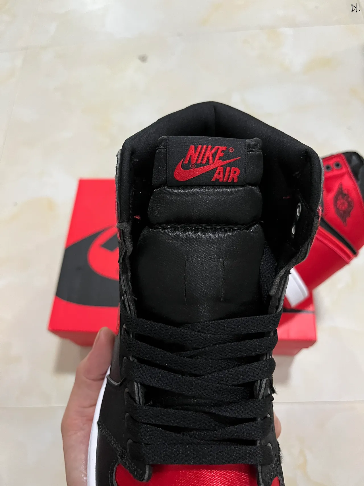 Air Jordan Noir Rouge High-Top Satin Overlay Chaussures de Basketball 6