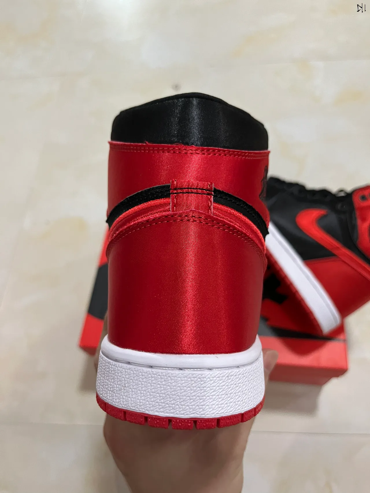 Air Jordan Noir Rouge High-Top Satin Overlay Chaussures de Basketball 9