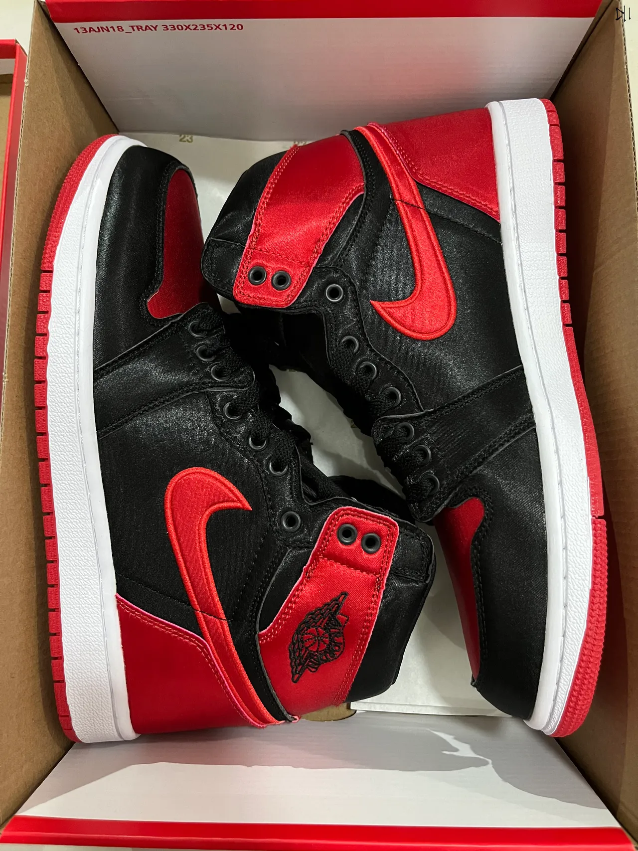 Air Jordan Noir Rouge High-Top Satin Overlay Chaussures de Basketball 12
