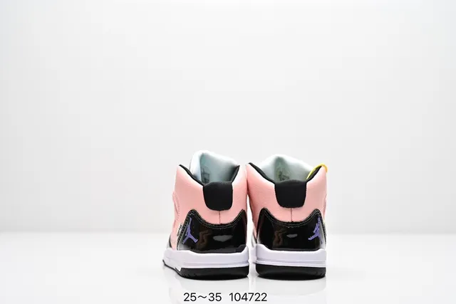 Air Jordan ब्लैक येलो हाई-टॉप पेटेंट लेदर एक्सेंट्स बास्केटबॉल जूते 12