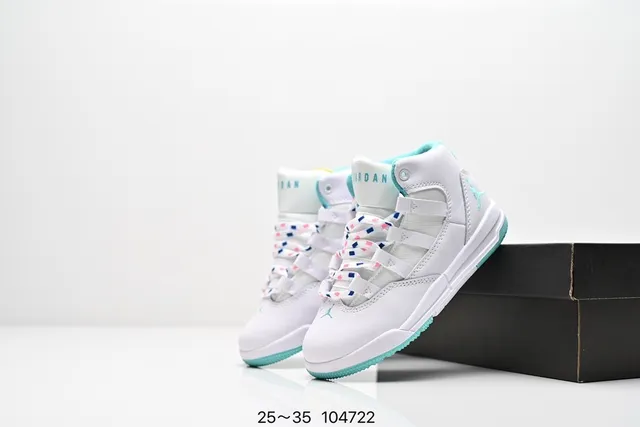 Air Jordan ब्लैक येलो हाई-टॉप पेटेंट लेदर एक्सेंट्स बास्केटबॉल जूते 24