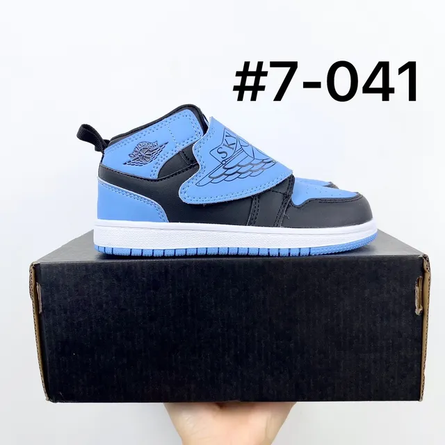 Tênis de basquete de cano baixo Air Jordan cinza e azul com fecho de tira 2