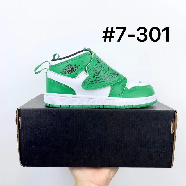Tênis de basquete de cano baixo Air Jordan cinza e azul com fecho de tira 3