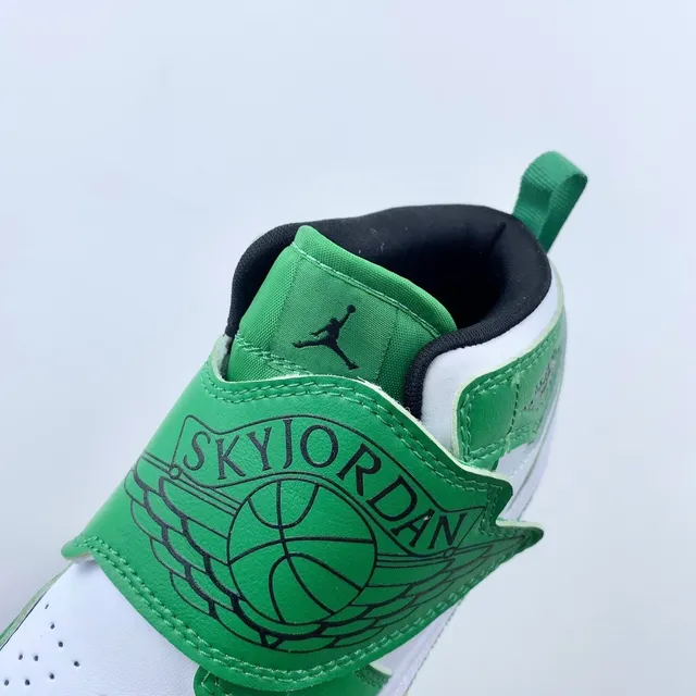 Tênis de basquete de cano baixo Air Jordan cinza e azul com fecho de tira 13