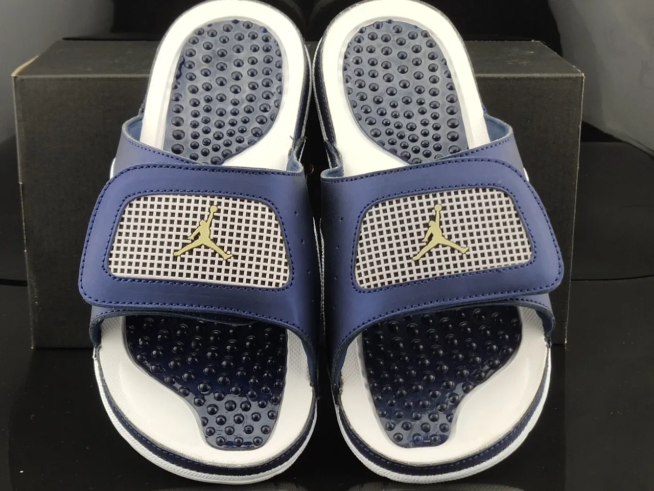 شبشب Air Jordan Slide كحلي وأبيض وذهبي 5
