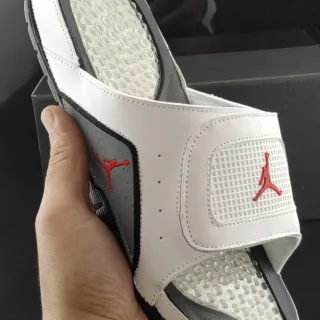 Air Jordan সাদা ধূসর চামড়ার মতো আপার ছিদ্রযুক্ত হিল কাউন্টার স্লিপার
