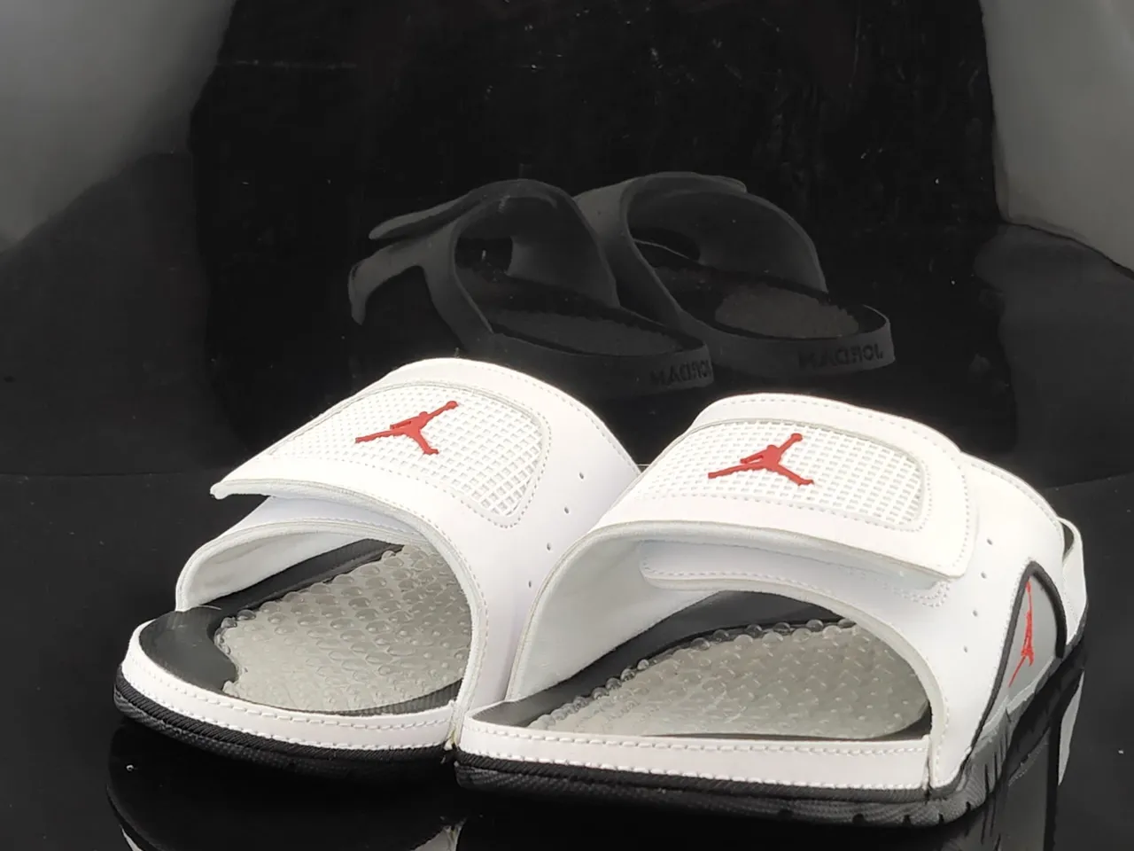 Air Jordan White Gray Leather-Like Upper Perforated Heel Counter Slippers 2